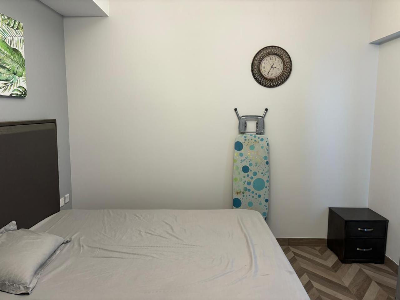 Family At Elite Business Bay Apartment